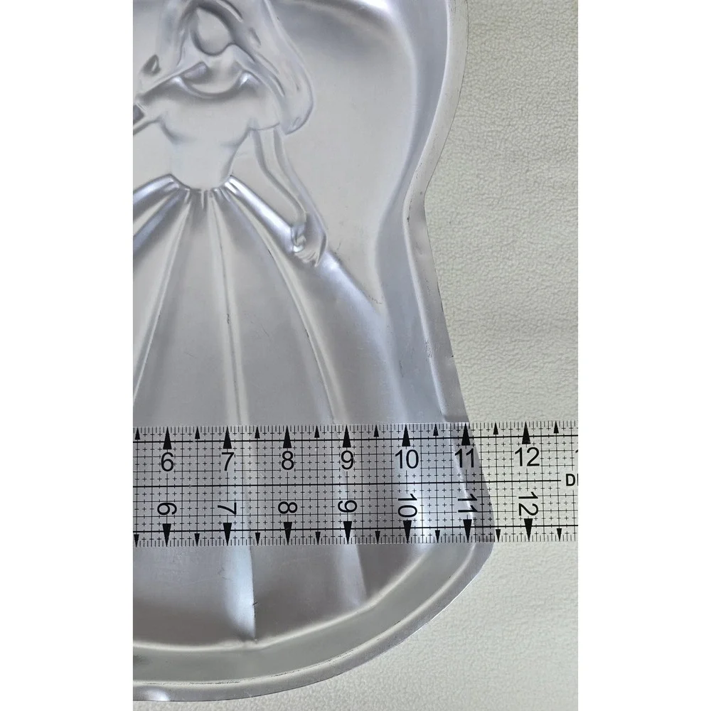 Wilton Barbie Cake Pan Mold Aluminum‎ 2105-3550 1998 Mattel Vintage Birthday